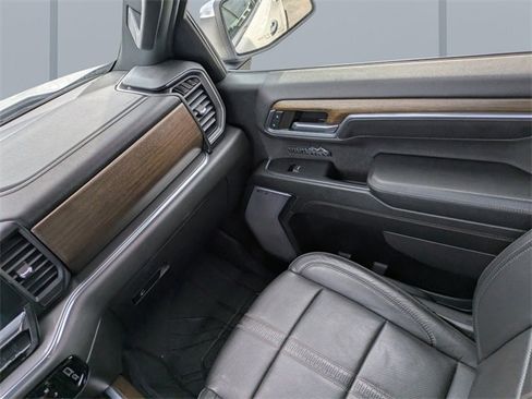 Used 2023 Chevrolet Silverado 1500 High Country w/ Technology Package image 17