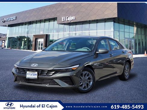 Certified 2024 Hyundai Elantra SEL image 1