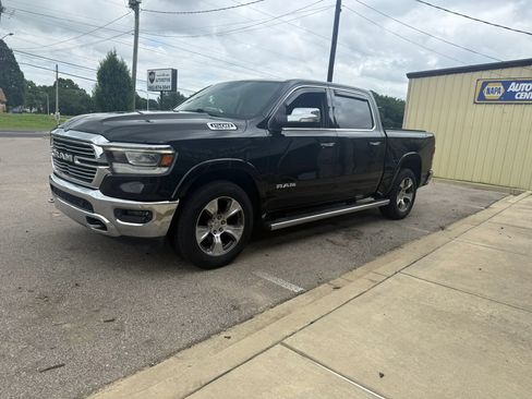 Used 2020 RAM 1500 Laramie AWD/4WD image 4