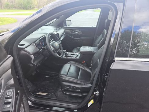 Used 2023 Chevrolet Traverse LT w/ LPO, Floor Liner Package AWD/4WD image 15