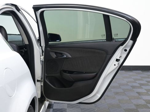 Used 2016 Chevrolet SS image 28