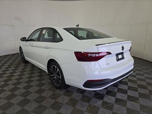 Used 2024 Volkswagen Jetta Sport FWD image 4