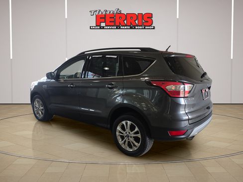 Used 2018 Ford Escape SE FWD image 3