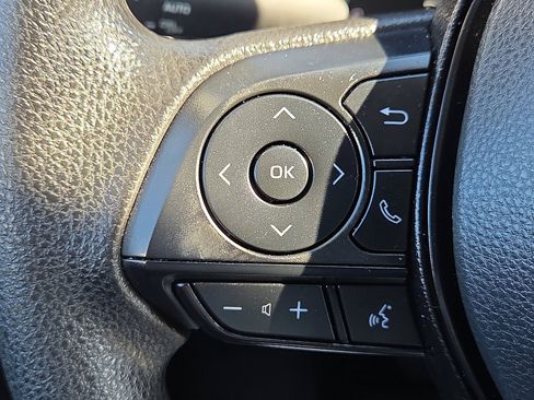 Used 2025 Toyota RAV4 XLE image 21