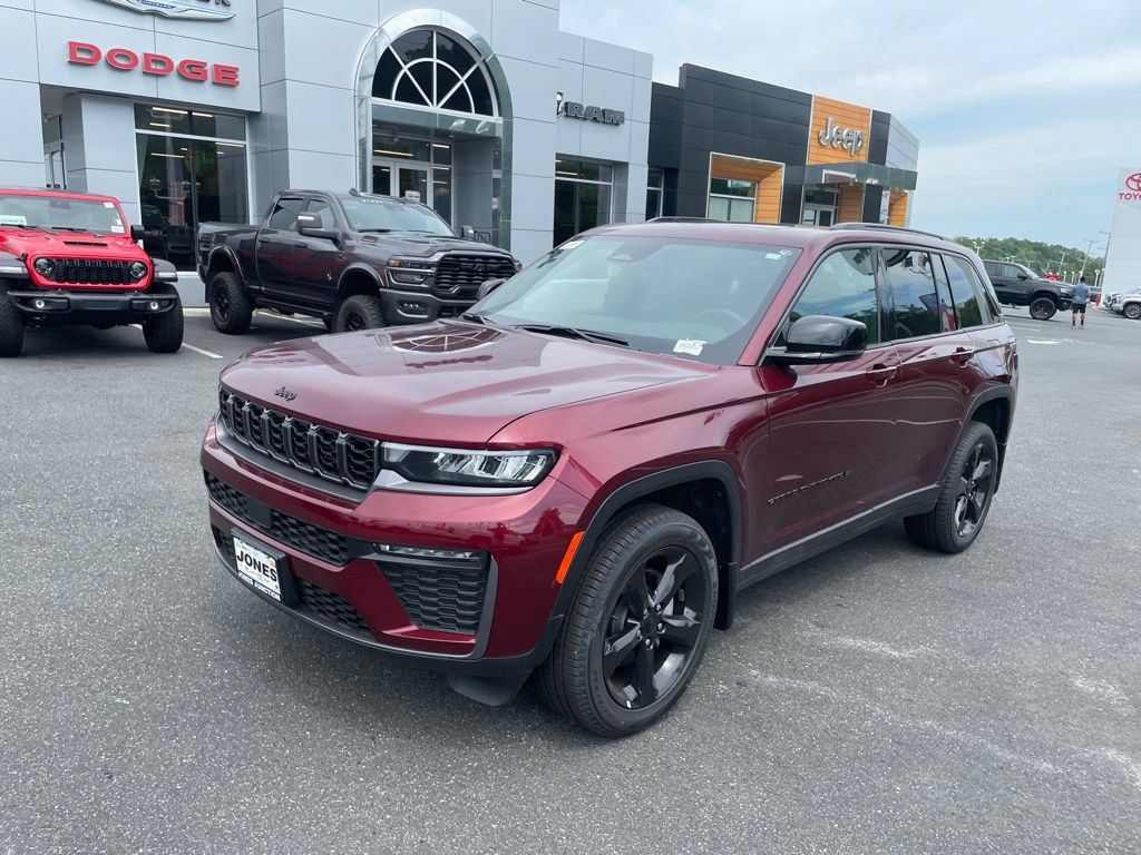 New 2026 Jeep Grand Cherokee Limited w/ Limited Altitude Package AWD/4WD image 1