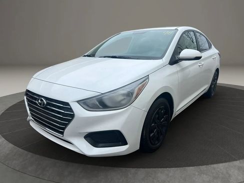 Used 2022 Hyundai Accent SE image 1
