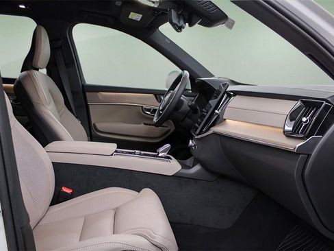 New 2026 Volvo XC60 B5 Plus w/ Protection Package Premier image 37