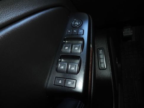 Used 2018 Chevrolet Tahoe LT w/ Luxury Package RWD image 26