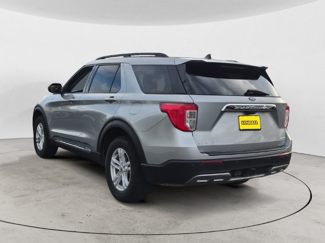 Used 2022 Ford Explorer XLT w/ Equipment Group 202A AWD/4WD image 7