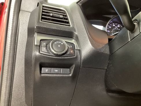 Used 2018 Ford Explorer XLT w/ Equipment Group 201A AWD/4WD image 12