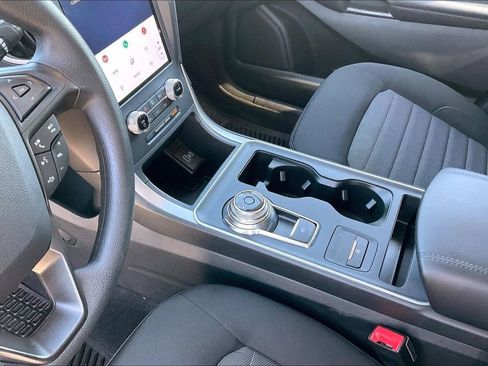 Certified 2022 Ford Edge SE image 15