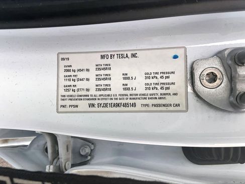 Used 2019 Tesla Model 3 Standard Range image 27