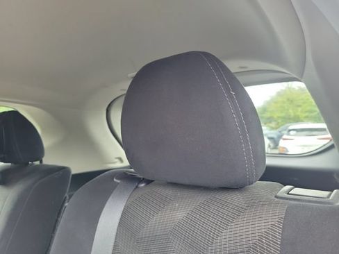Used 2015 Nissan Rogue SV w/ SV Premium Package AWD/4WD image 11