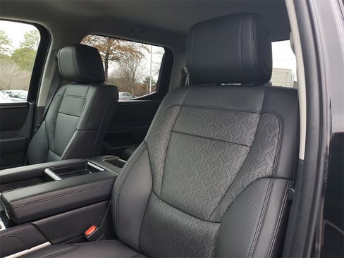 Used 2024 Toyota Tundra Limited image 20