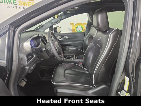 Certified 2024 Chrysler Pacifica Limited w/ S Appearance Package FWD image 12