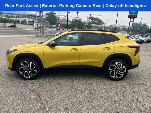 Certified 2024 Chevrolet Trax RS w/ Sunroof Package FWD image 4