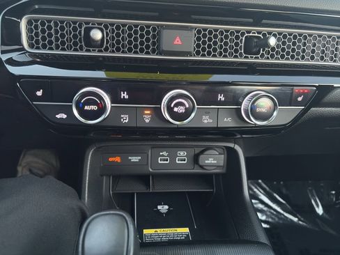 Used 2023 Honda Civic Touring image 10