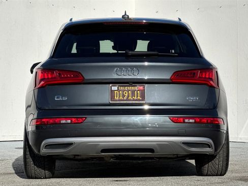 Used 2018 Audi Q5 2.0T w/ Premium Plus Package image 5