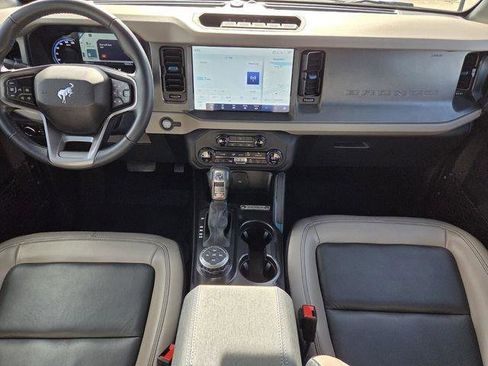Used 2024 Ford Bronco Wildtrak image 18