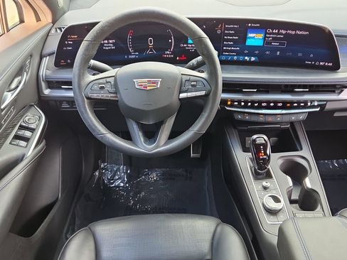 Used 2024 Cadillac XT4 Sport FWD image 13