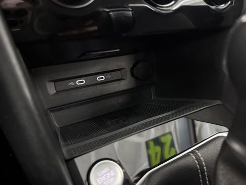 Used 2024 Volkswagen Taos SE image 42