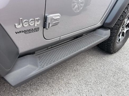 Used 2019 Jeep Wrangler Sport AWD/4WD image 10