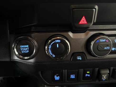 Used 2023 Toyota Tacoma TRD Off-Road w/ Technology Package image 12