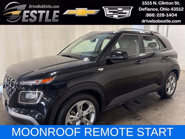 Used 2025 Hyundai Venue SEL FWD image 1