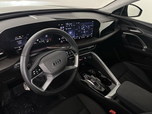 Certified 2025 Audi Q5 Premium w/ Convenience Package image 14