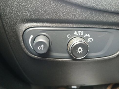 Used 2024 Chevrolet Equinox LT FWD image 21