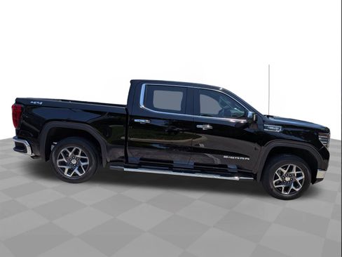 Used 2022 GMC Sierra 1500 SLT w/ SLT Convenience Package AWD/4WD image 3