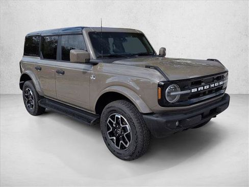 New 2026 Ford Bronco Outer Banks image 7
