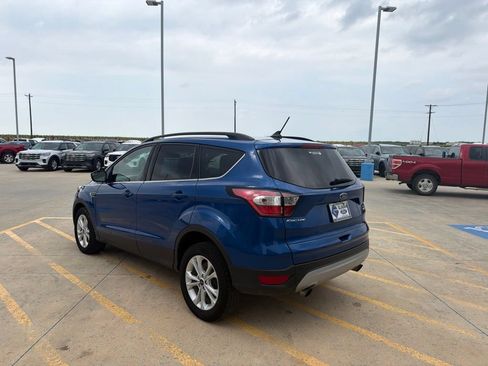 Used 2018 Ford Escape SE w/ SE Sync 3 Package FWD image 5