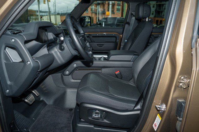 Used 2025 Land Rover Defender 130 X AWD/4WD image 9