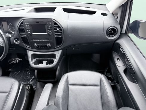 Used 2018 Mercedes-Benz Metris Passenger image 49