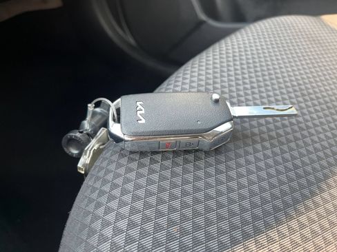 Used 2025 Kia Soul LX w/ LX Technology Package FWD image 21