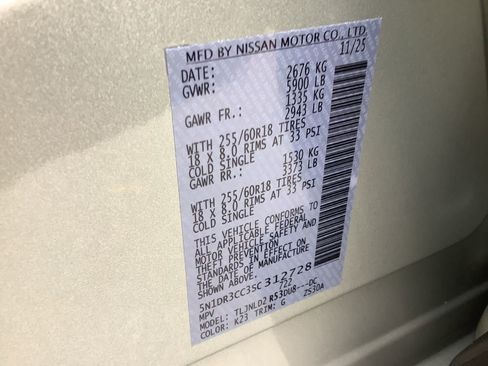 New 2025 Nissan Pathfinder SL w/ Black Appearance Package image 30