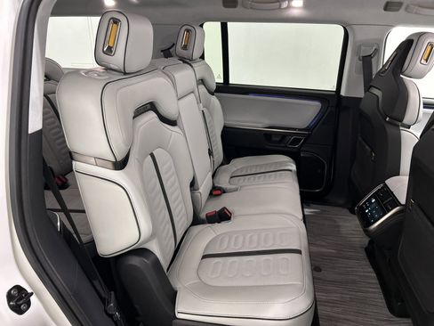 Used 2024 Rivian R1S Adventure AWD/4WD image 23