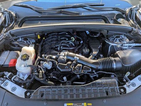 Used 2024 Jeep Grand Cherokee Limited w/ Black Appearance Package image 24