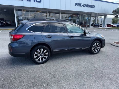 Used 2017 Subaru Outback 2.5i Limited AWD/4WD image 3