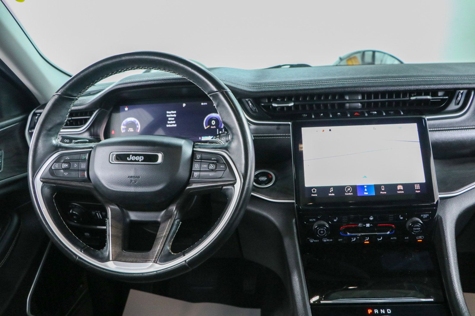 Used 2021 Jeep Grand Cherokee L Limited RWD image 17