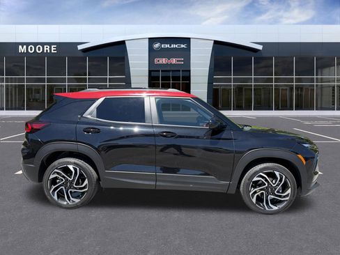 Used 2026 Chevrolet TrailBlazer RS AWD/4WD image 2