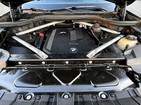 Used 2020 BMW X7 xDrive40i w/ M Sport Package image 32