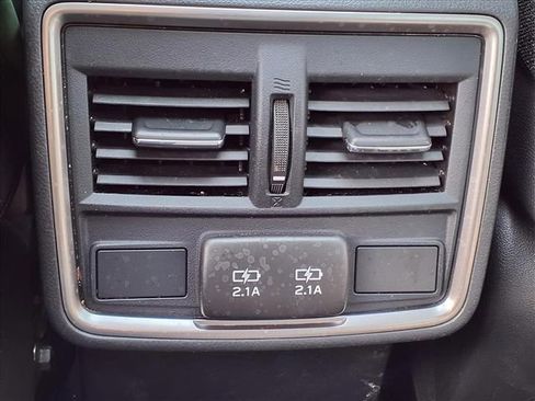 Used 2023 Subaru Forester Premium image 8