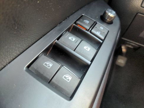 Used 2016 Toyota Highlander XLE AWD/4WD image 24
