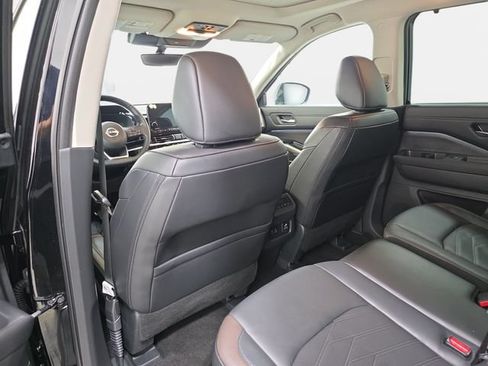 Used 2025 Nissan Pathfinder Platinum w/ Cargo Package AWD/4WD image 12