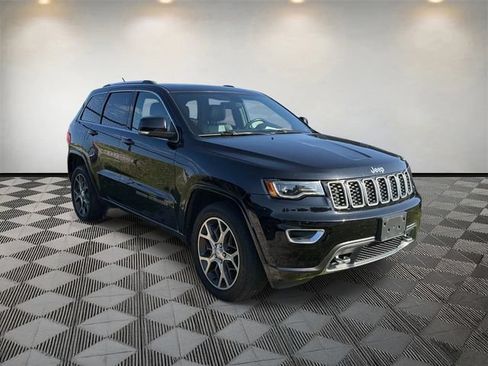 Used 2018 Jeep Grand Cherokee Limited AWD/4WD image 3