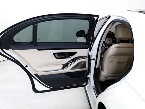 Used 2022 Mercedes-Benz S 500 4MATIC image 16