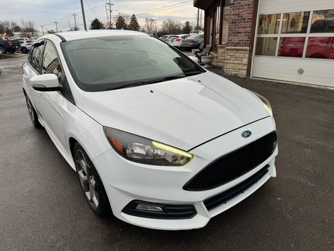 Used 2017 Ford Focus ST image 19