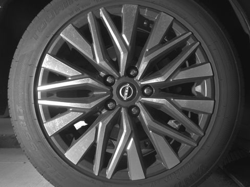 Used 2025 Nissan Altima 2.5 SV FWD image 15